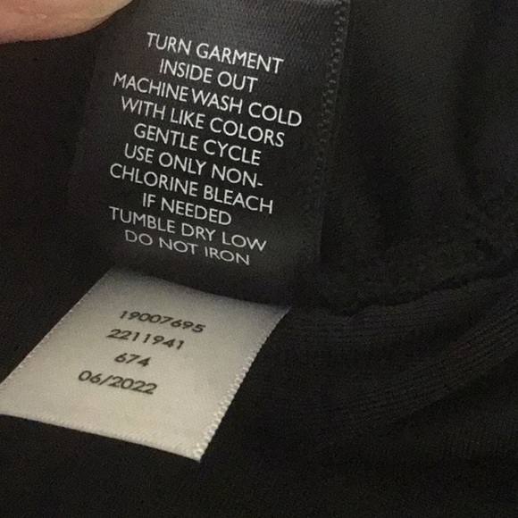 Torrid Black Velvet Top Size 6X NWT - Picture 9 of 9